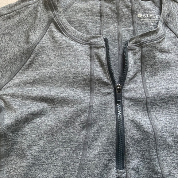 ATHLETA HALF ZIP WORKOUT TOP SIZE SMALL$18 - Picture 2 of 6